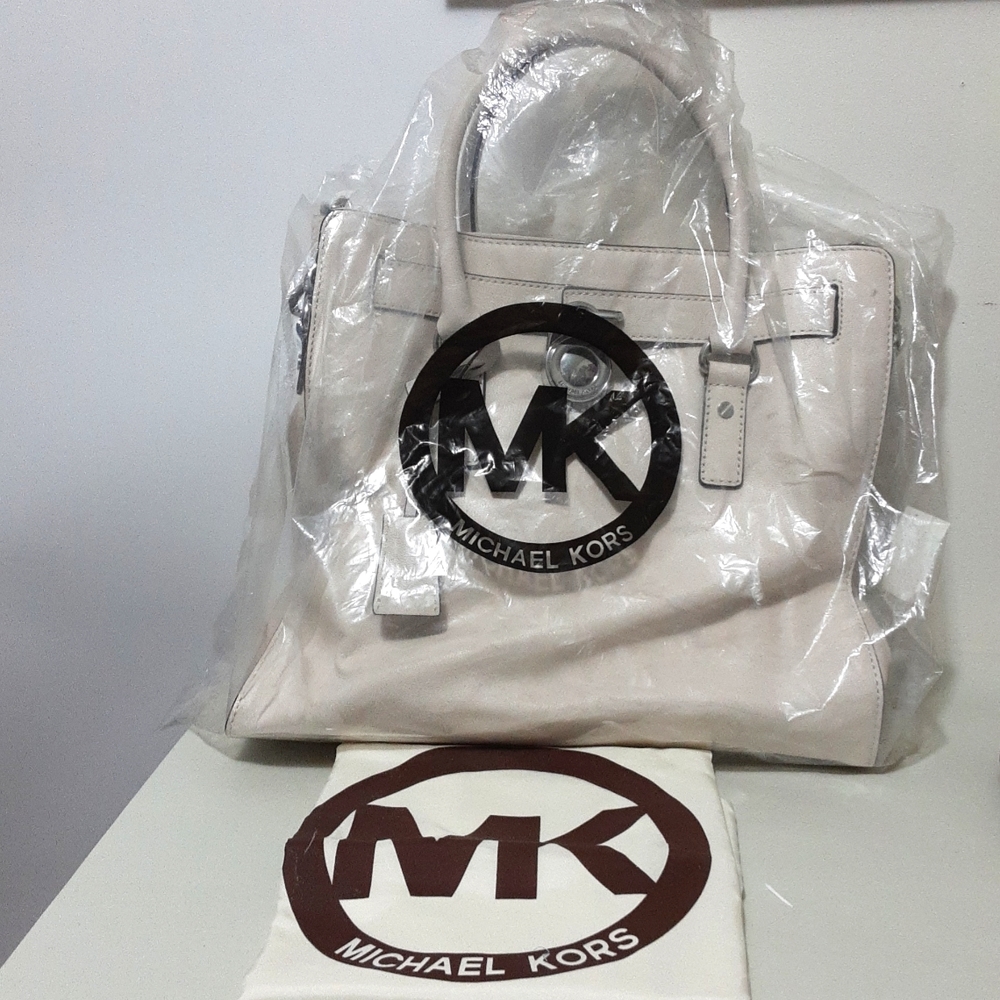 Michael Michael Kors Hamilton Vanilla Genuine Leather Large Tote Bag